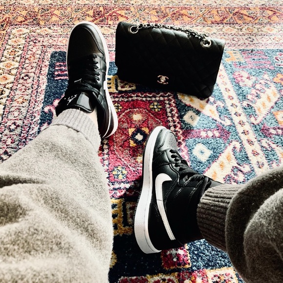 Jordan AJ 1s - Picture 1 of 1